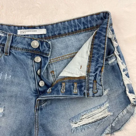 Zara Jean Shorts‎ Women's Size 00 Sequin Floral Appliqué Medium Wash Button Fly - Picture 3 of 7
